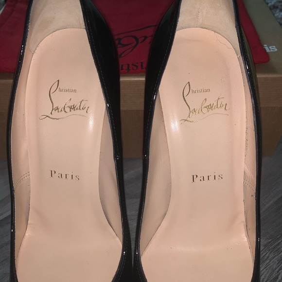 Bianca Christian Louboutin Pumps - Picture 6 of 6